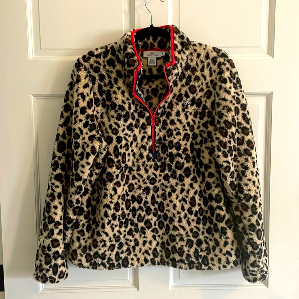 Vineyard Vines leopard printed teddy sherpa 1/2 zip pullover size Medium.
